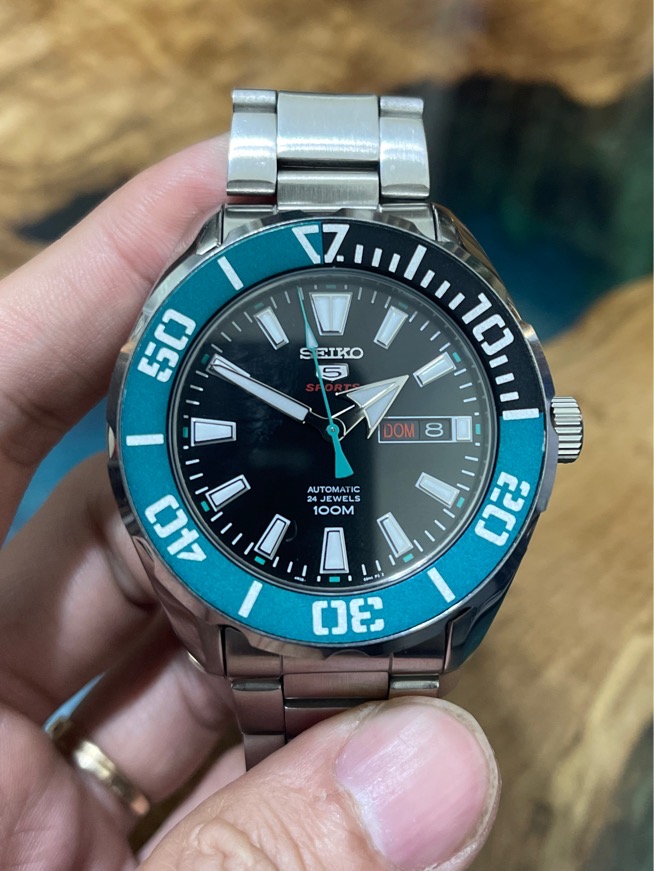 Seiko 5 Automatic 24 chân kính 4R36-06S0 - màu bạc dial xanh đen