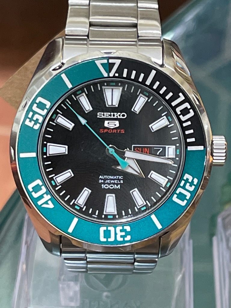 Mã số 29: Seiko 5 Sports 24 chân kính 4R36A