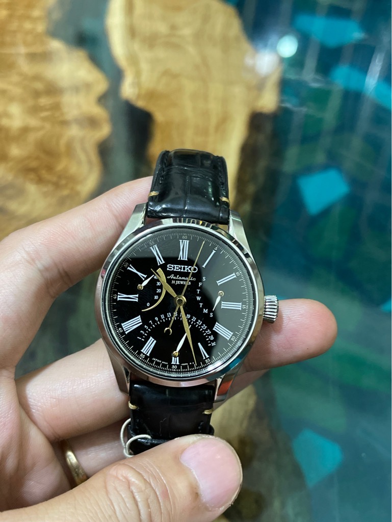 Đồng hồ Seiko Presage Urushi Retrograde Day Date SARD011