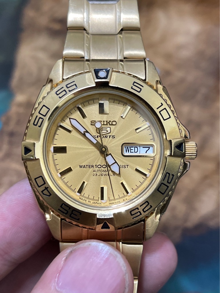 Mã 105: Đồng hồ Seiko 5 Sports - Made in Japan (Gold) - cơ Nhật nội địa