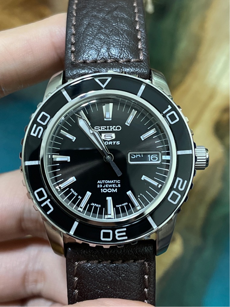 Seiko 5 Automatic 23 chân kính 7S36-04N0 - Made in Japan - màu bạc dial đen