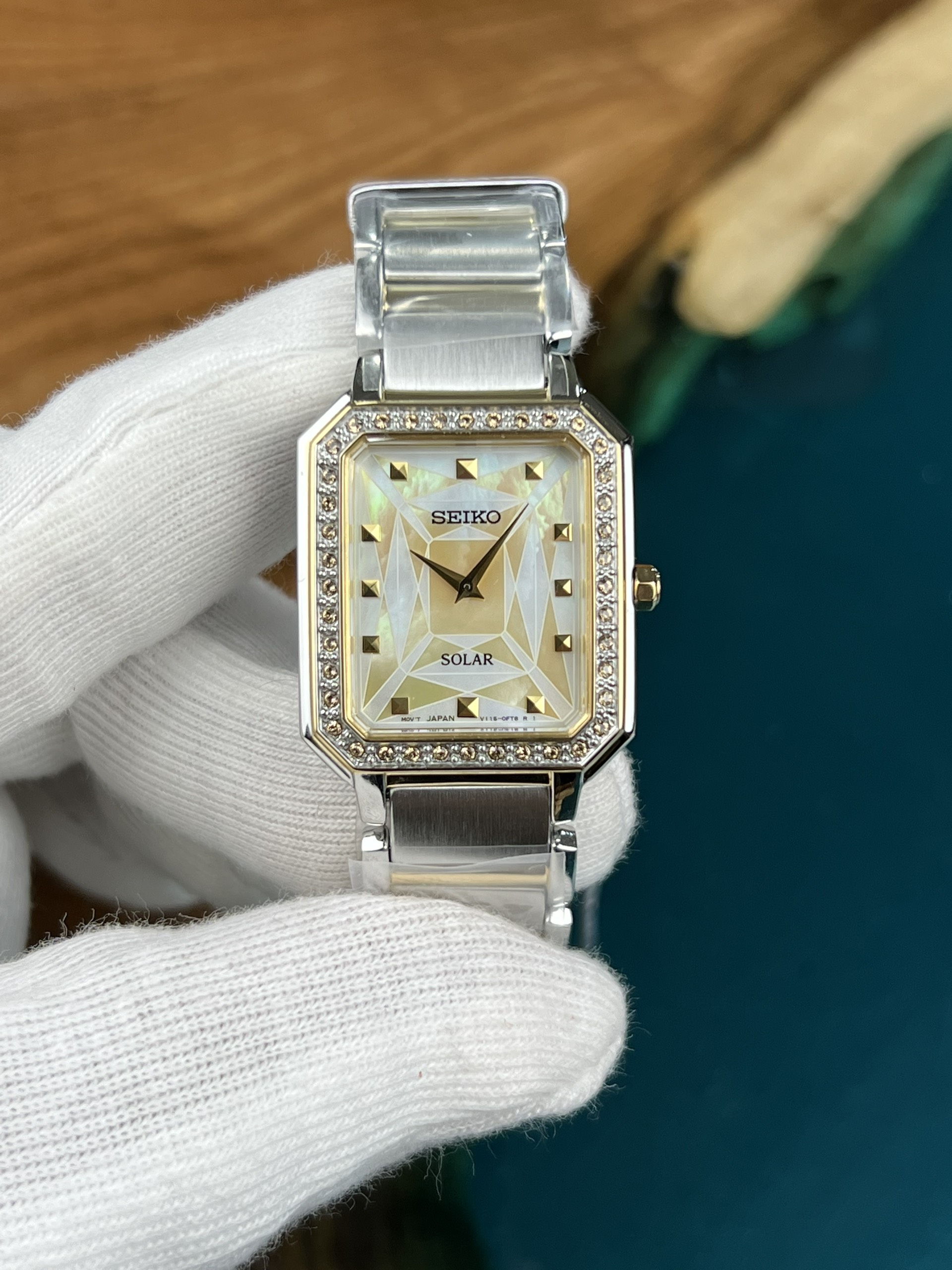 Seiko Orologio analogico al quarzo da donna con cinturino in acciaio inox SUR564P1, gold Seiko Orologio analogico al quarzo da donna con cinturino in acciaio inox SUR564P1, gold