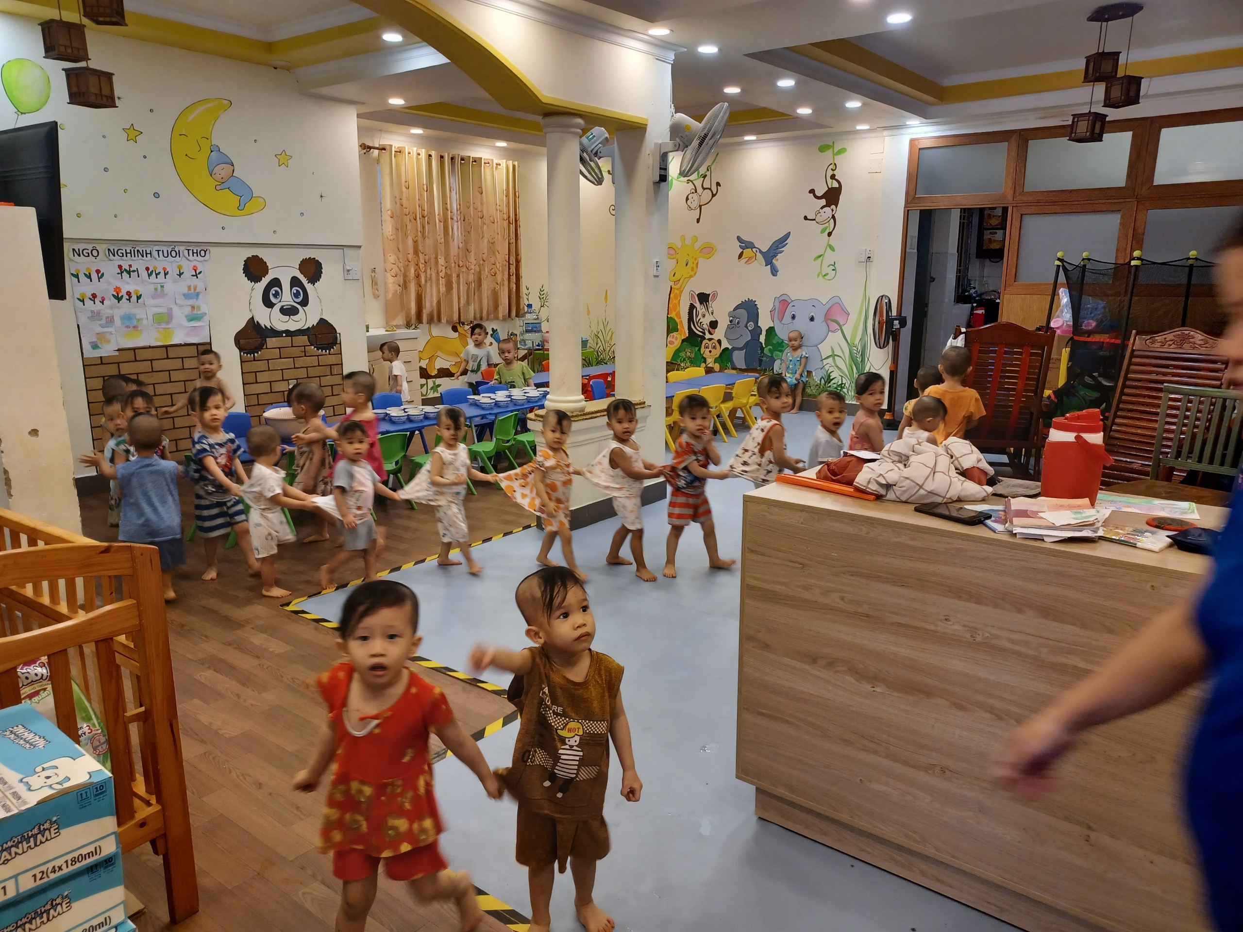 Qùa Tặng Mẹ gửi tặng bột nêm không bột ngọt Massel đến mái ấm tình thương