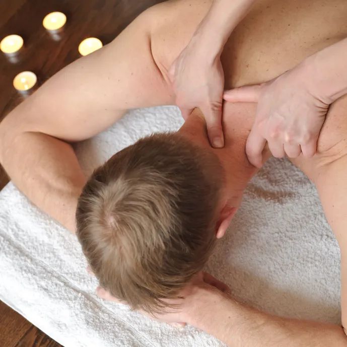 Thư giãn giải mỏi cổ vai gáy