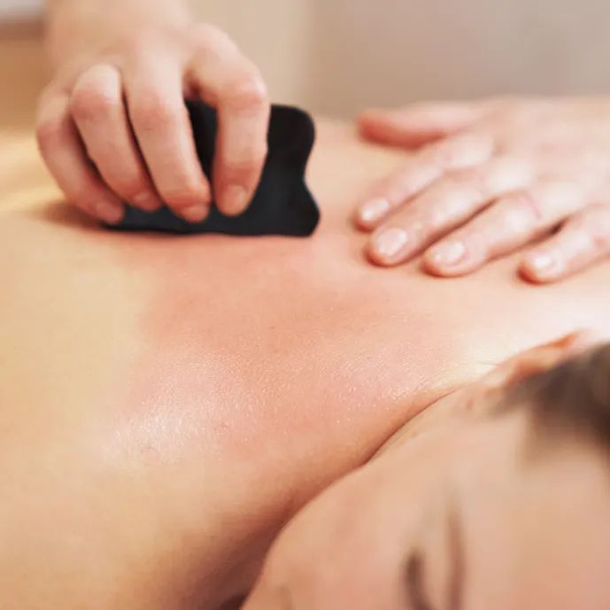 Cạo gió kết hợp giải mõi