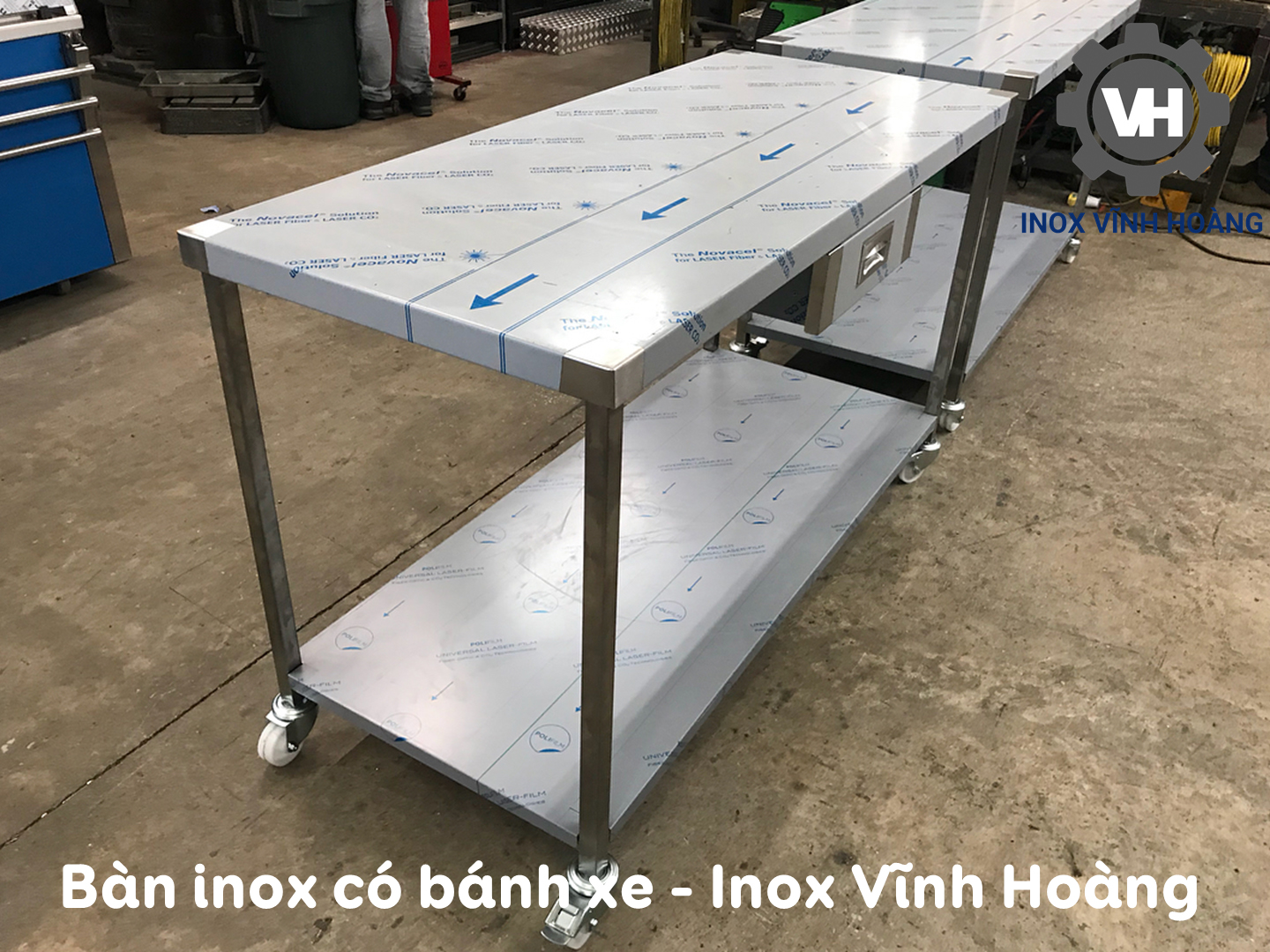 Bàn inox có bánh xe sản phẩm điển hình