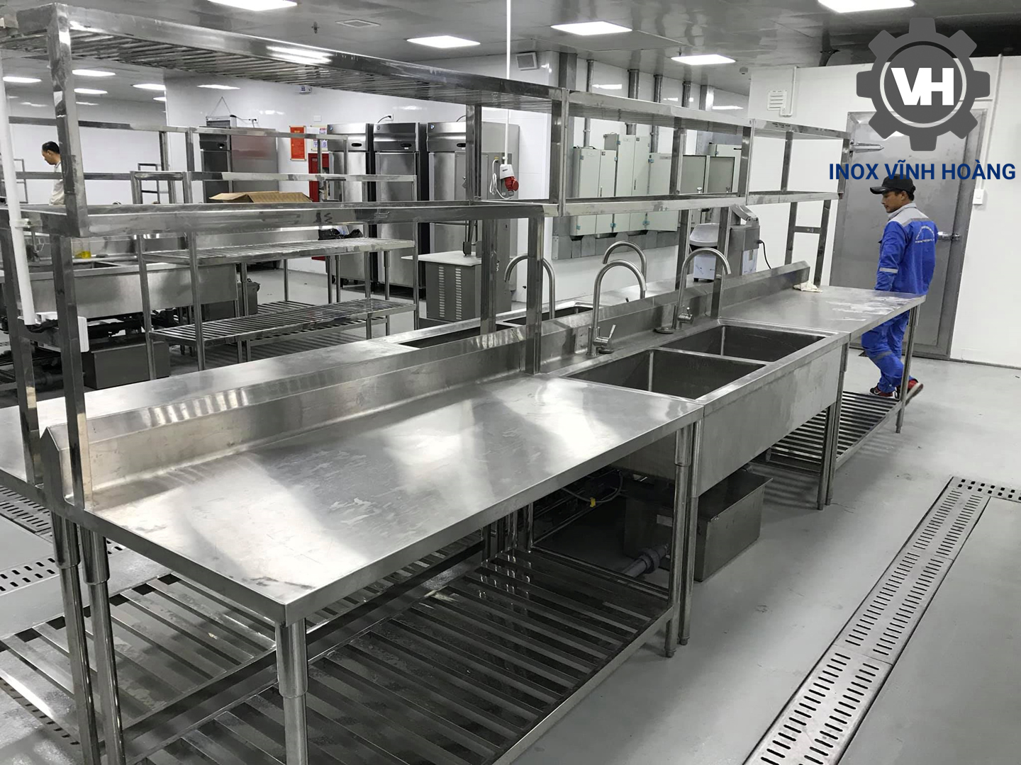 thi công chậu rửa công nghiệp trên thực tế