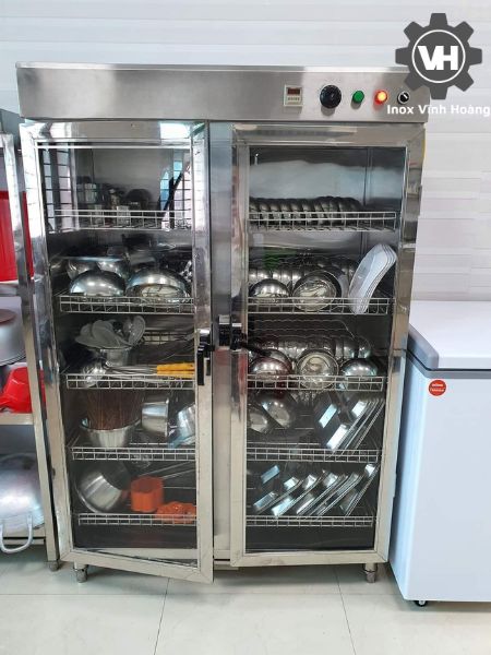 Tủ sấy bát đĩa công nghiệp 2 cánh tại khu bếp nhà hàng Hải Yến - Hà Đông