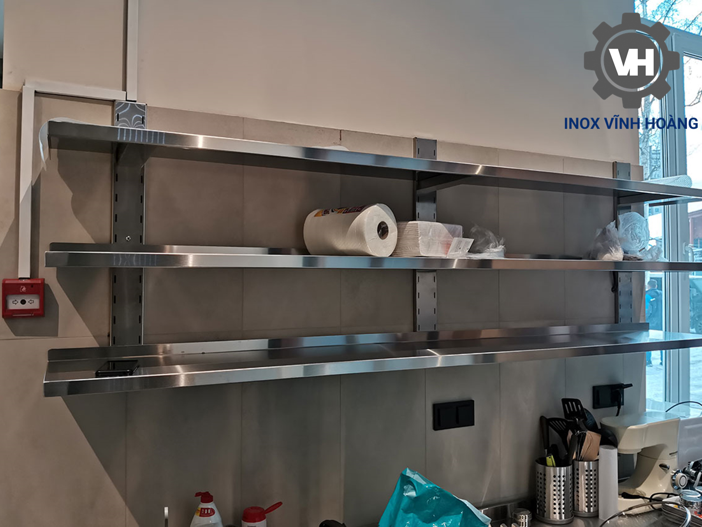 Kệ inox 3 tầng treo tường tại Hà Nội - Inox Vĩnh Hoàng