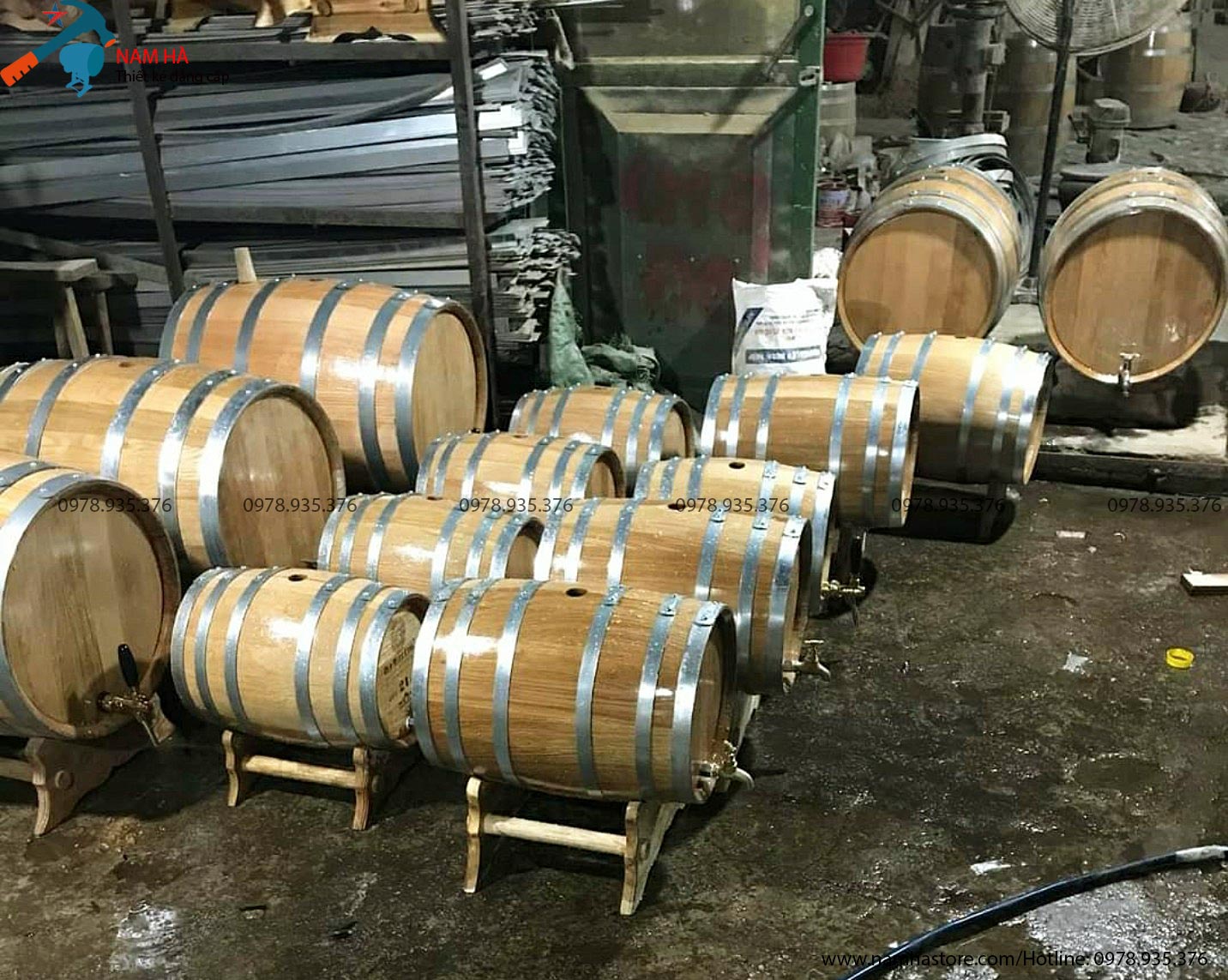 Thùng gỗ đựng rượu cũ Thùng gỗ đựng rượu cũ