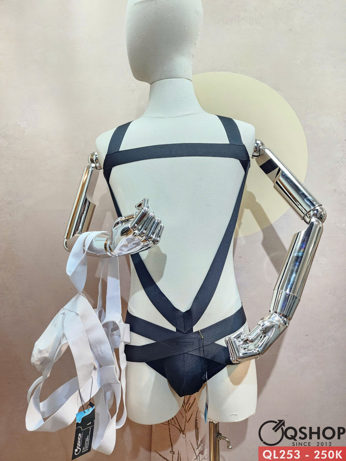 Đai đeo ngực liền quần lót hỡ mông nam màu trơn QL253