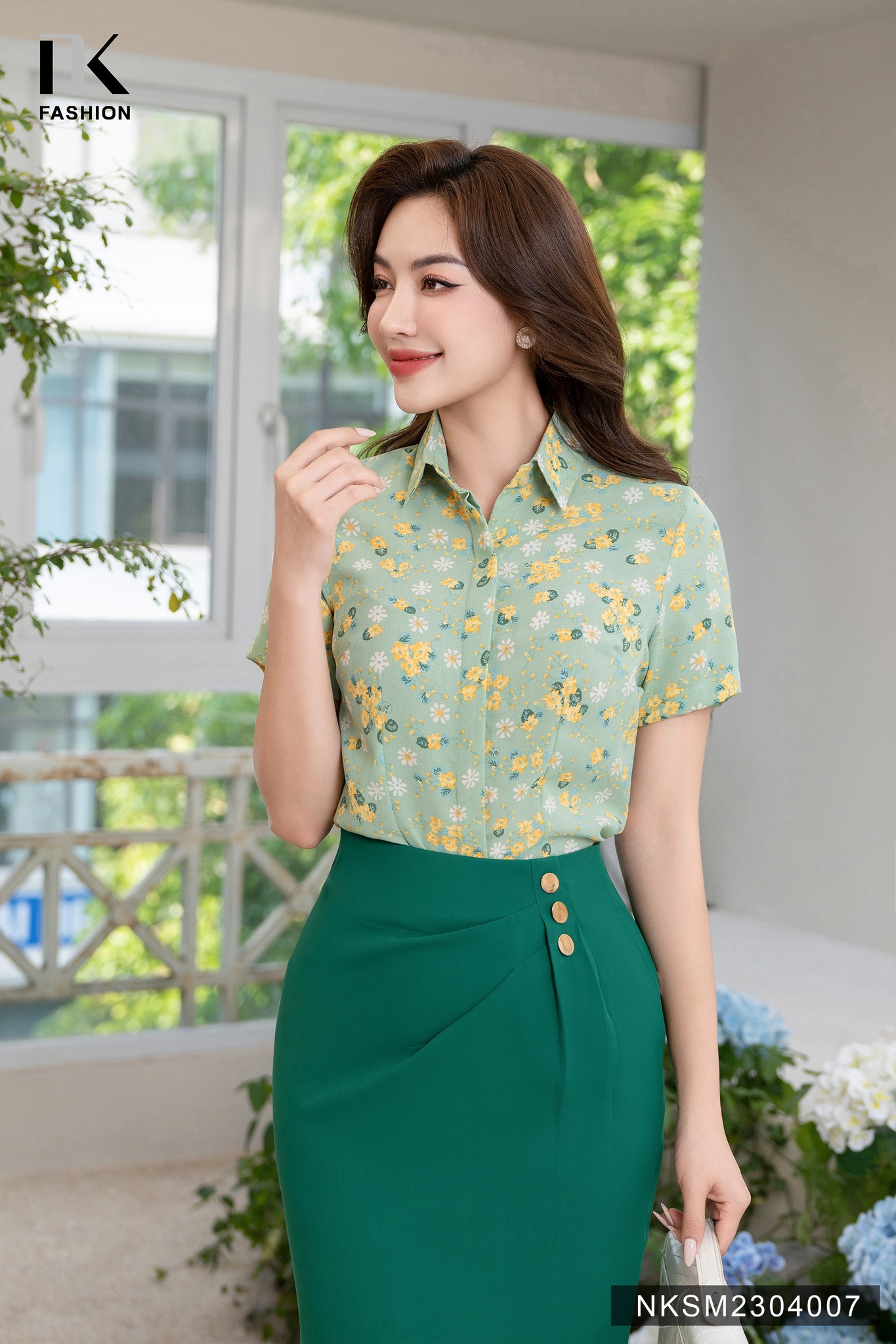 Sơ Mi Hoa Cổ Đức Cộc Tay NK Fashion Vừa Đẹp Vừa Thanh Lịch NKSM2304007