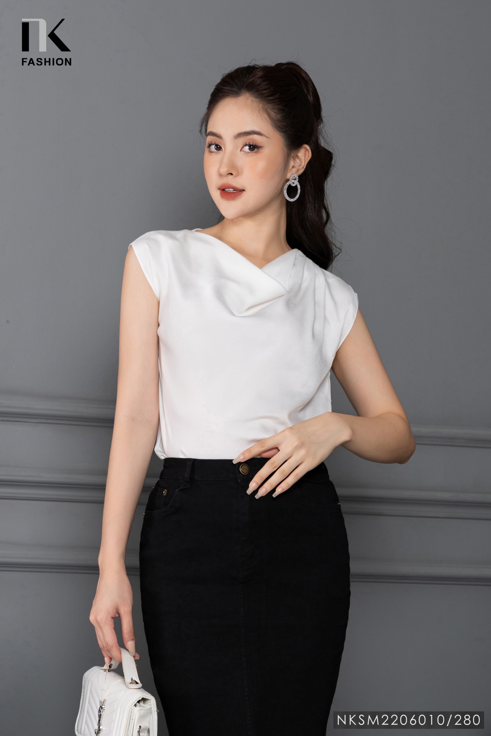 Áo Sơ Mi Cổ Đổ Lụa Nữ NK Fashion Thiết Kế Sát Nách Màu Sắc Thanh Áo Sơ Mi Cổ Đổ Lụa Nữ Nk Fashion Thiết Kế Sát Nách Màu Sắc Thanh