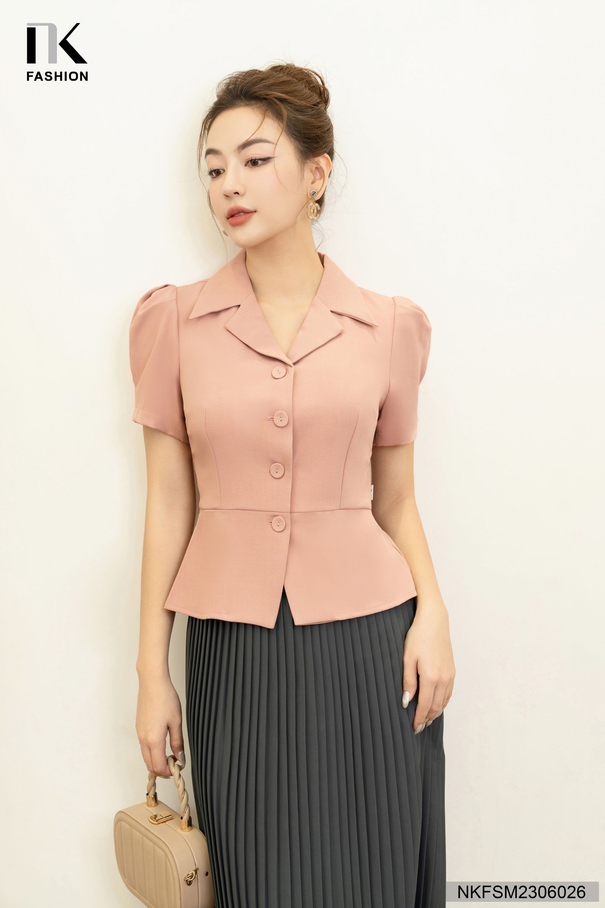 Áo Kí Giả Dáng Peplum Cổ Ve Nhọn NKFSM2306026