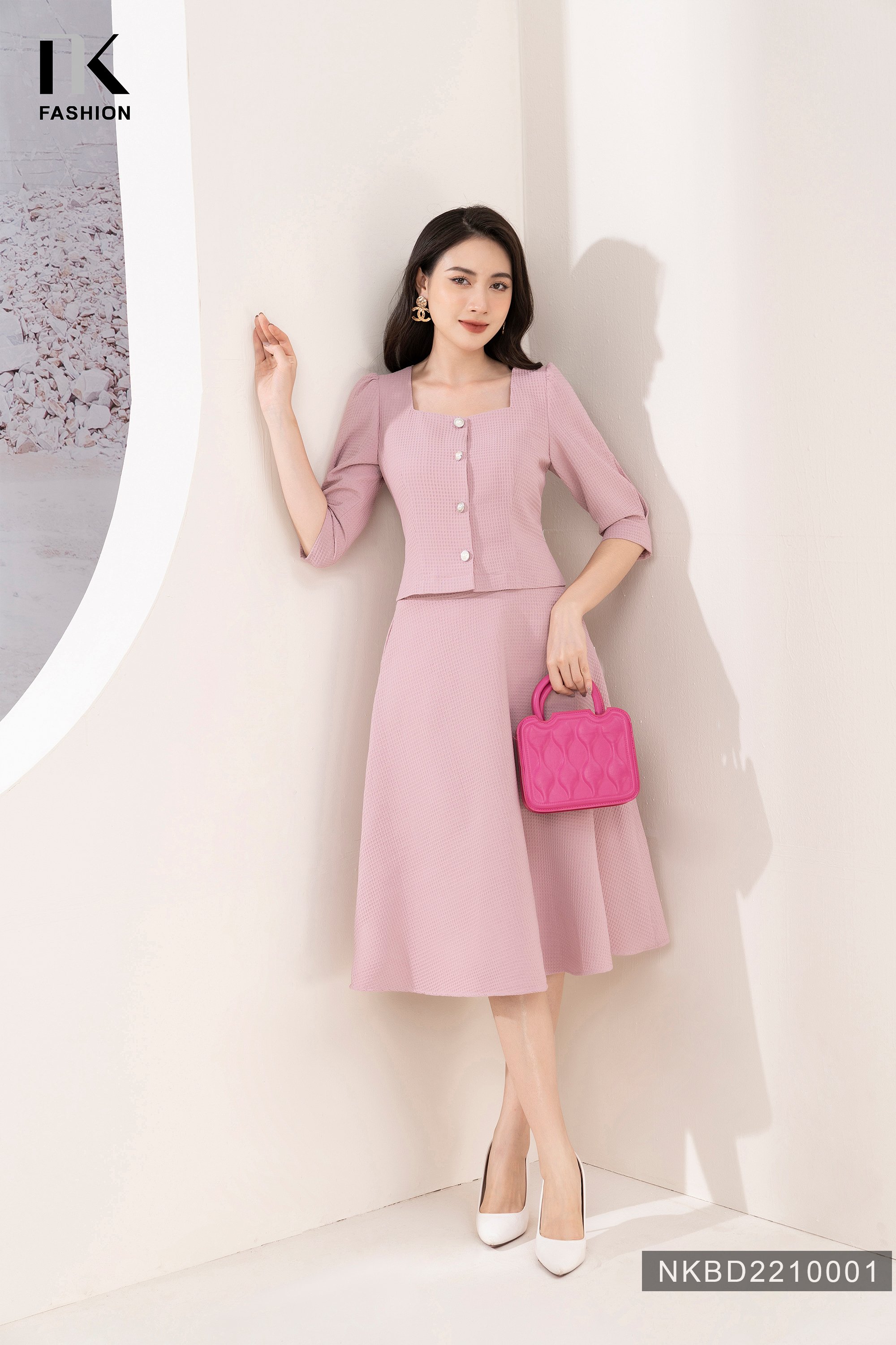 Đầm Alina Dress Màu Hồng Cam Nhẹ Nhàng Và Quen Thuộc Thiết Kế Kiểu Cổ Đứng  Cổ Áo Xếp Ly Cao Cấp Phối Chân Váy Xếp Ly Xòe Rộng | Lazada.vn