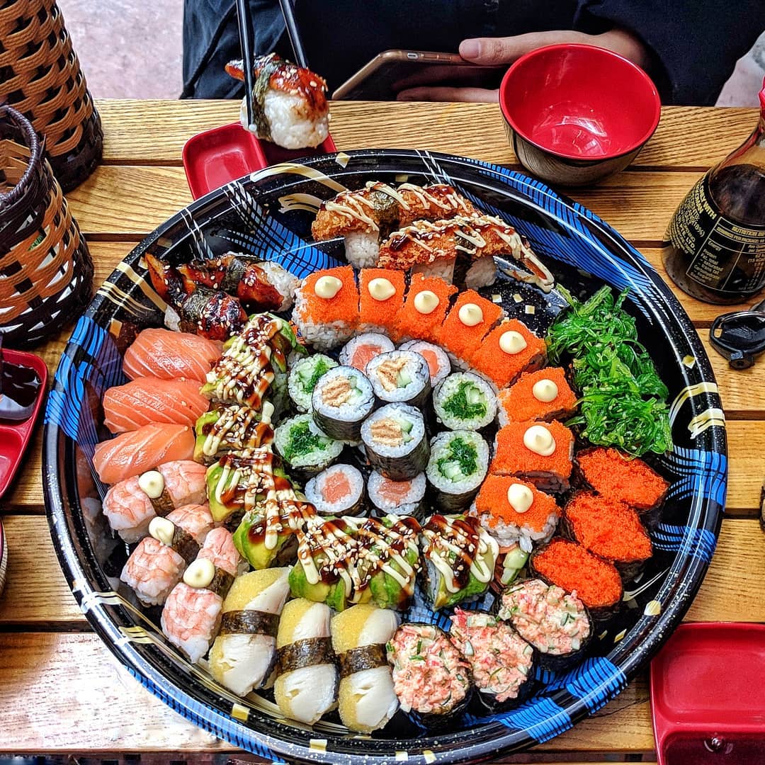 Review Khay Sushi Khổng Lồ của Trạm Sushi!!