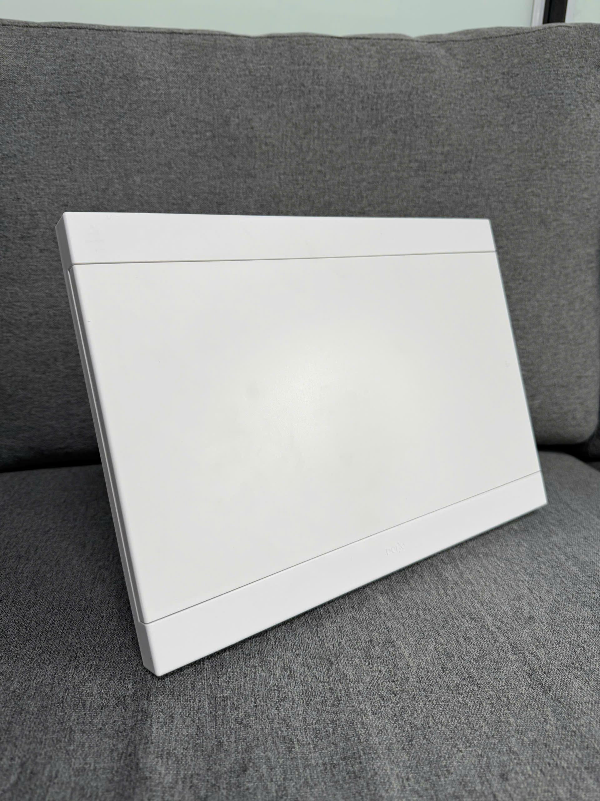 Tủ điện nhựa âm tường mặt phẳng 13 module VF-DP13P