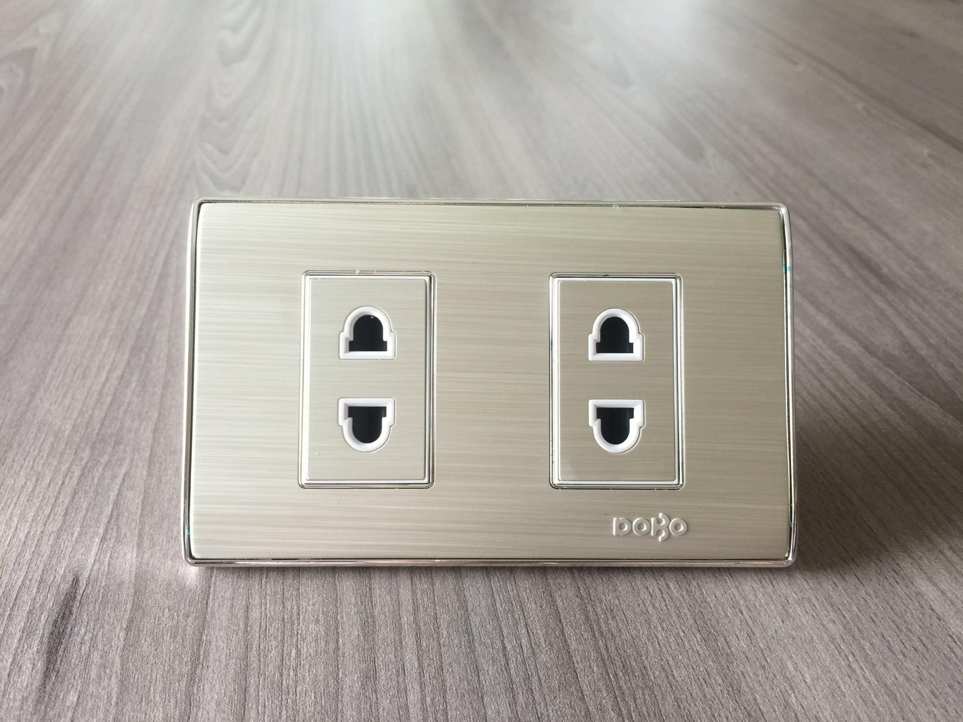 Hạt ổ cắm 2 chấu  A60-88619S