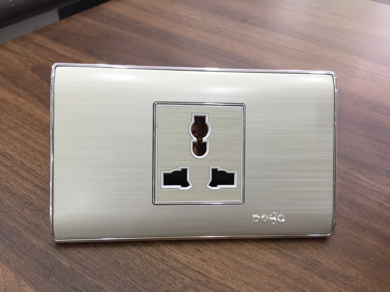 Mặt một - M  A60-88621