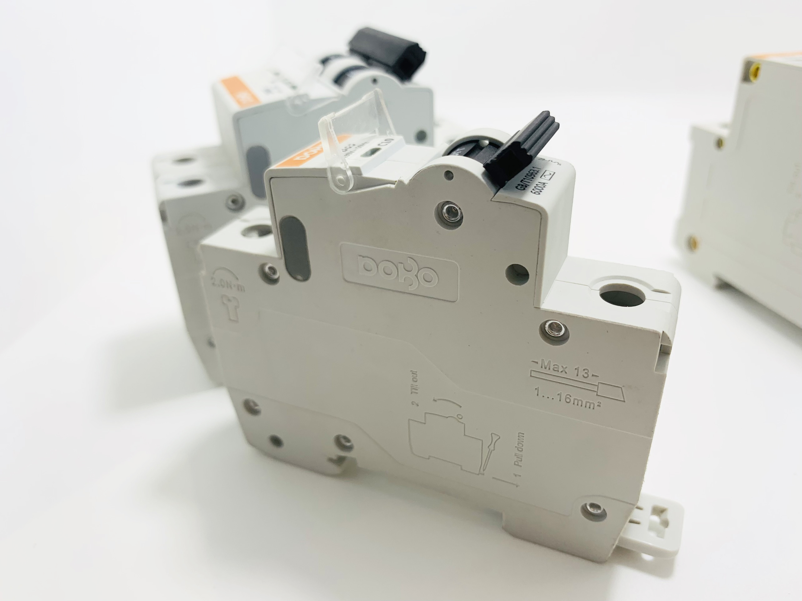 Cầu dao tự động 1 tép MCB 1P 100A 10kA DoBo Korea DZ47-881001P