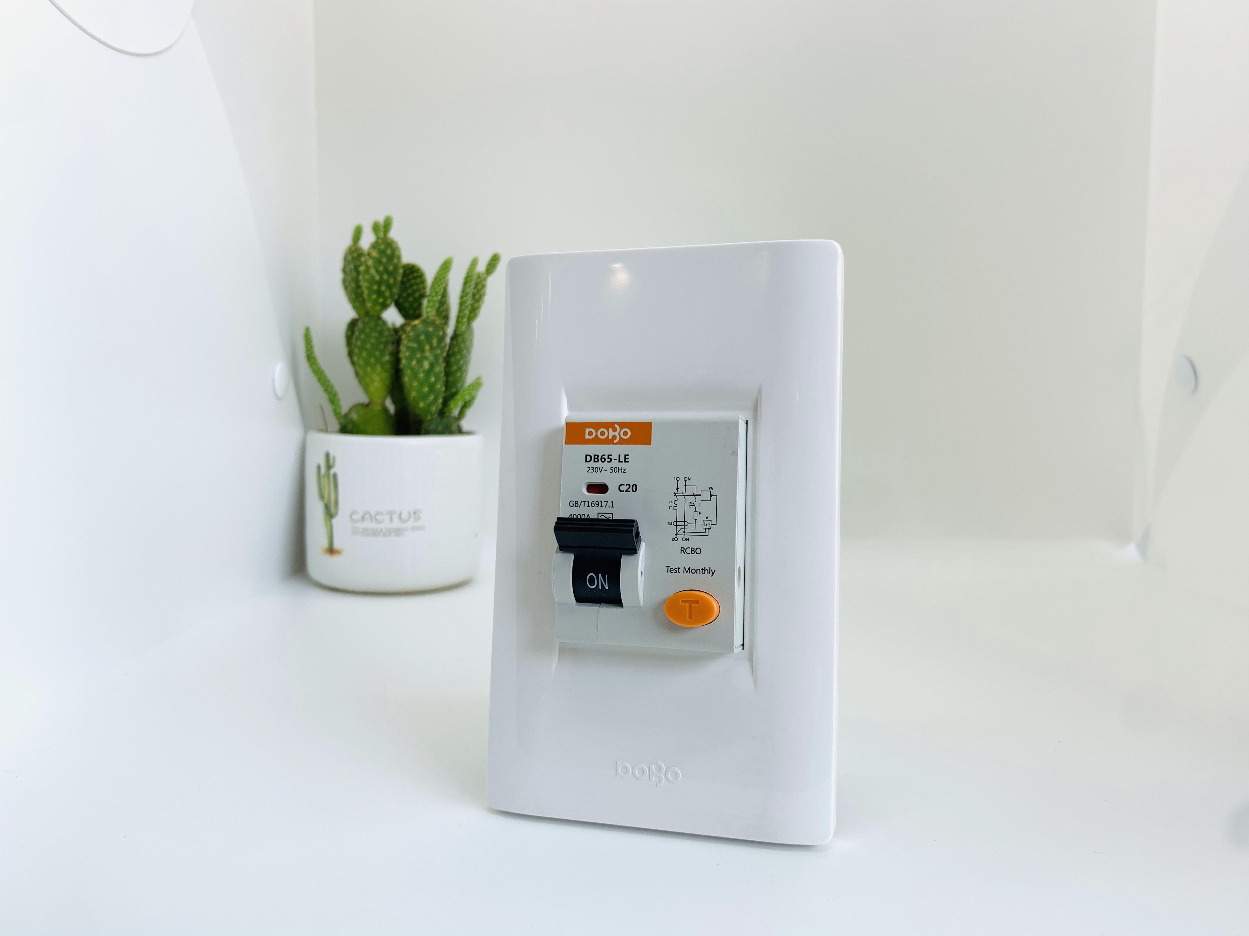 Mặt Aptomat 2 tép DZ50-02