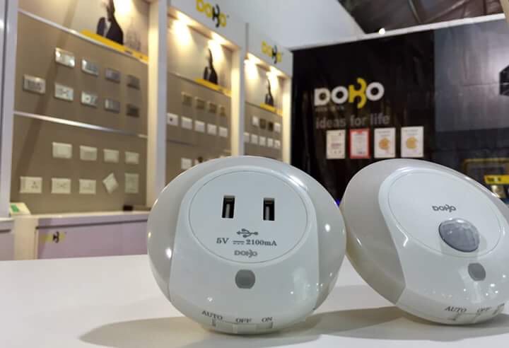 ĐÈN NGỦ LED KÈM 2 CỔNG USB  TM-002 DOBO KOREA