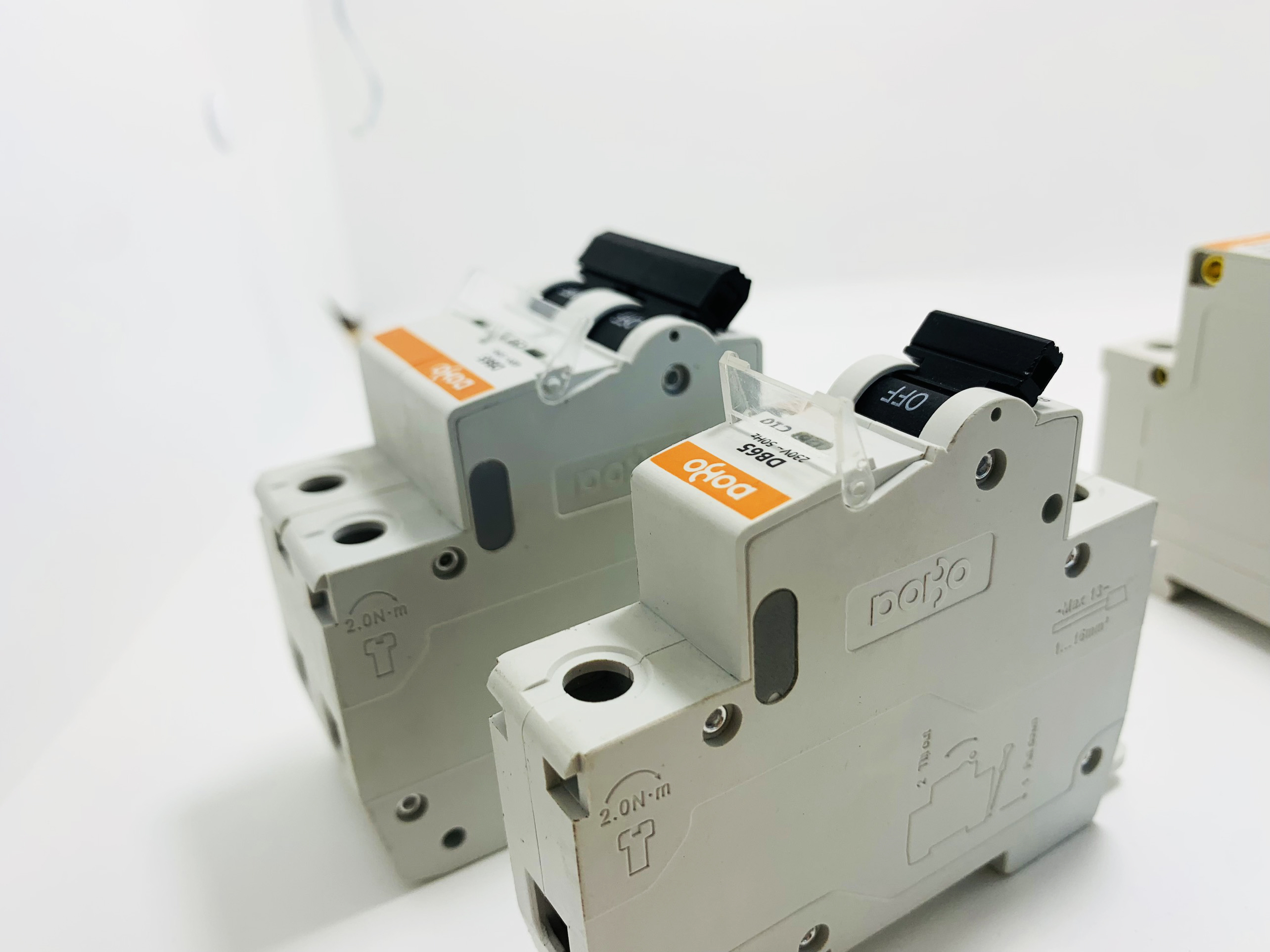 Cầu dao tự động 2 tép MCB 2P 20A 6kA DoBo Hàn Quốc DB65-88202P