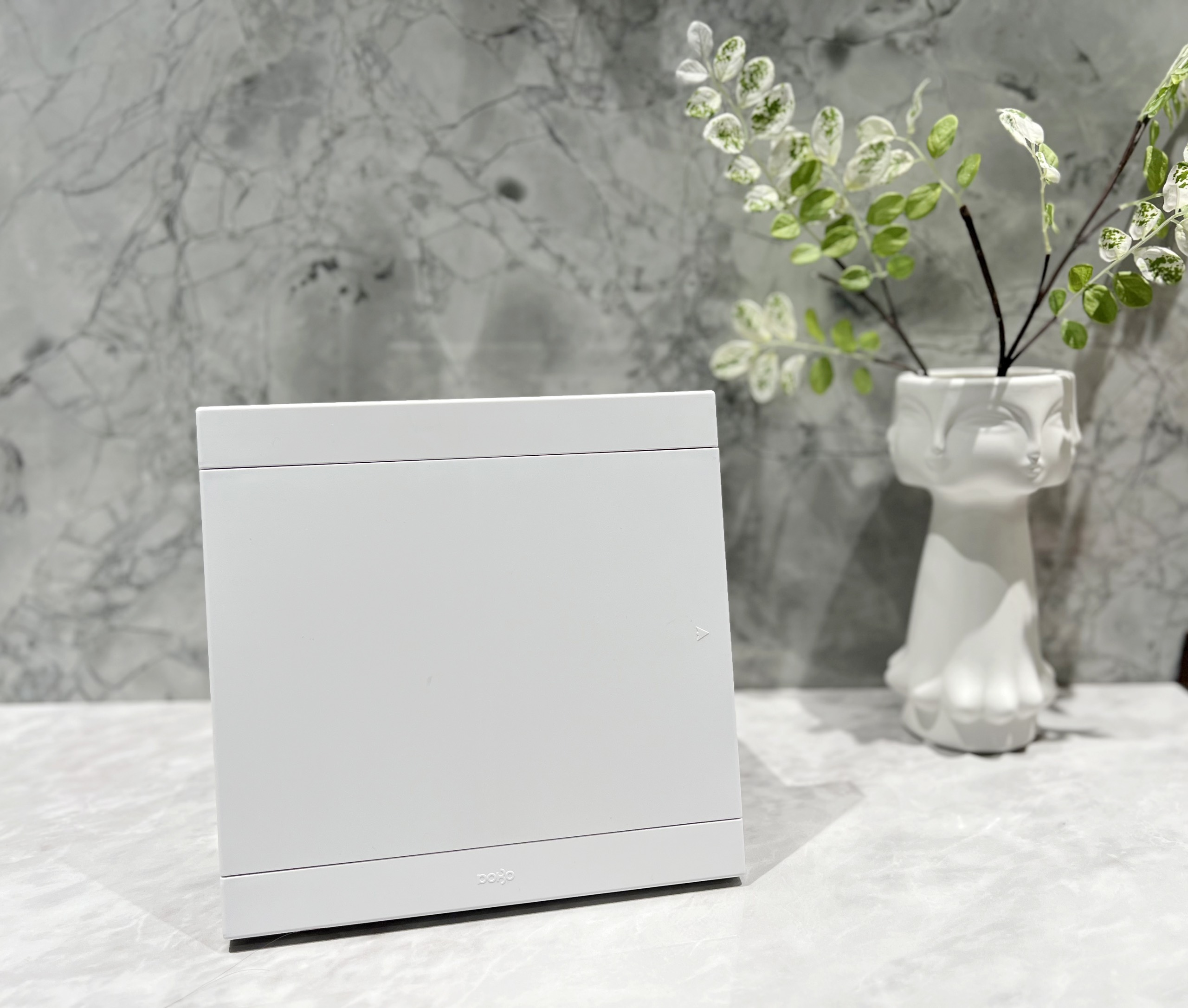 Tủ điện nhựa âm tường mặt phẳng 8 module VF-DP08P