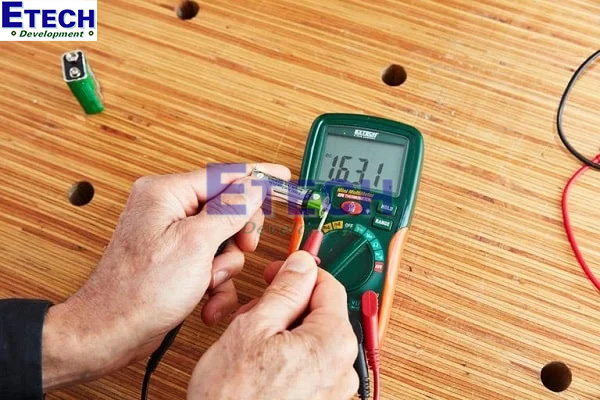 Cách đo nội trở pin bằng đồng hồ vạn năng