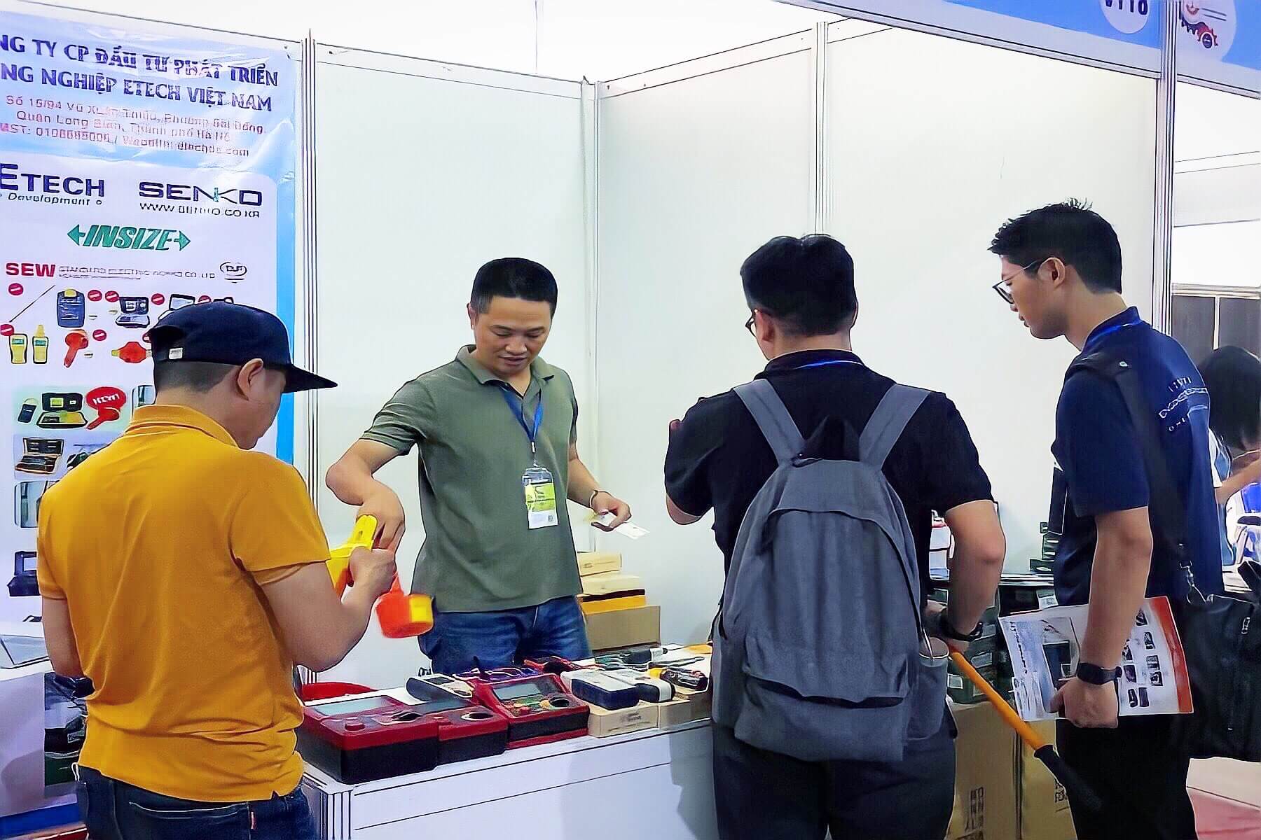 Gian hàng của ETECH nổi bật với nhiều sự quan tâm