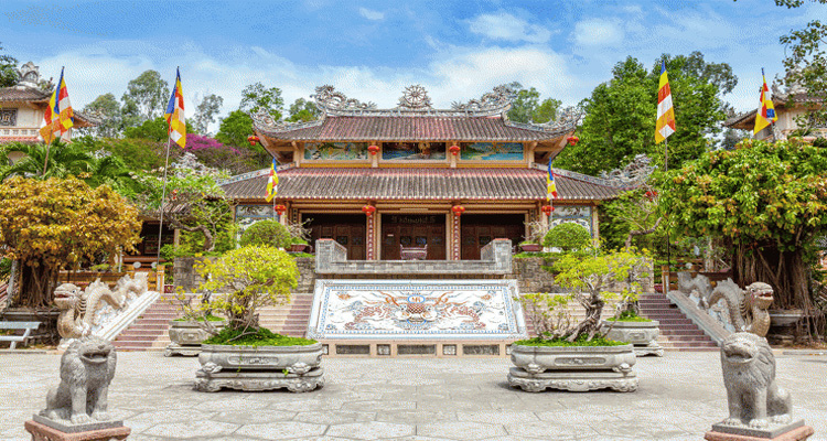 Chùa Long Sơn Nha Trang - Ngôi Chùa Phật Trắng