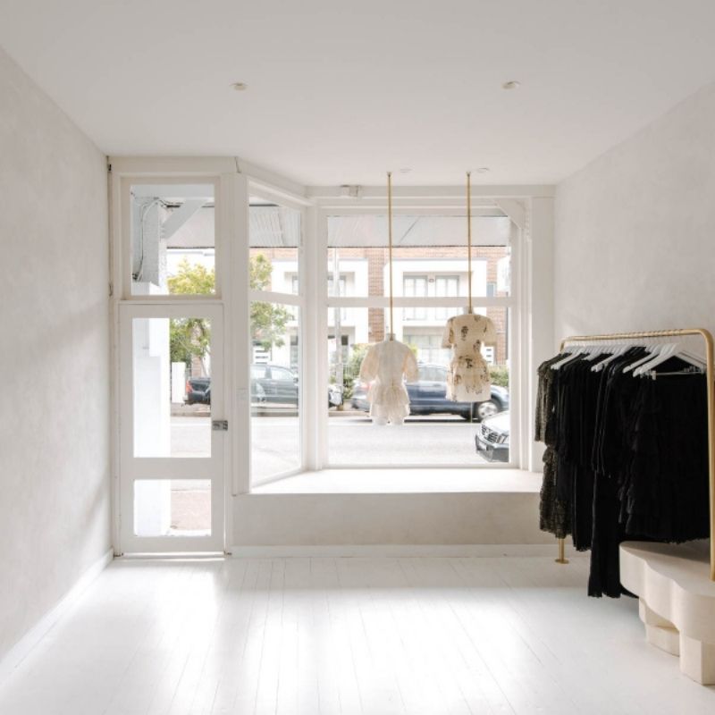 Cách trang trí shop quần áo nhỏ mà thu hút khách hàng