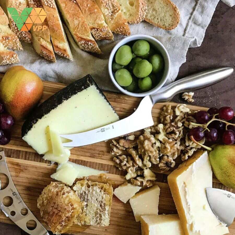 Lưu ý vệ sinh và sử dụng dao cắt phô mai có hai mũi ZWILLING Collection