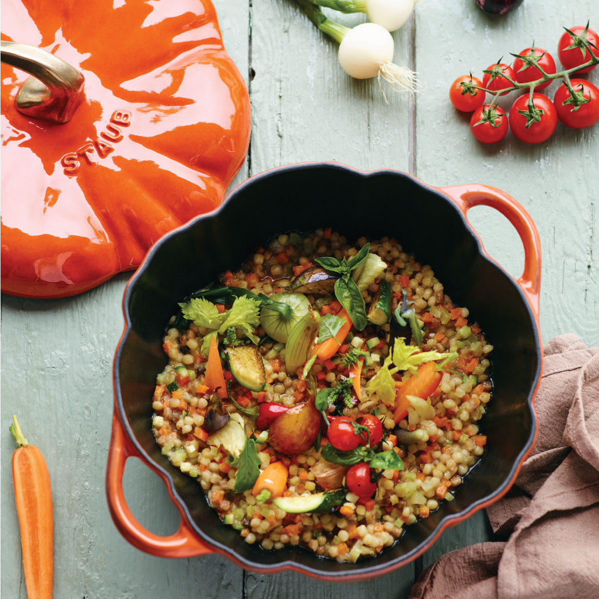 Staub - Nồi bí ngô màu nâu vàng - 28cm (B)