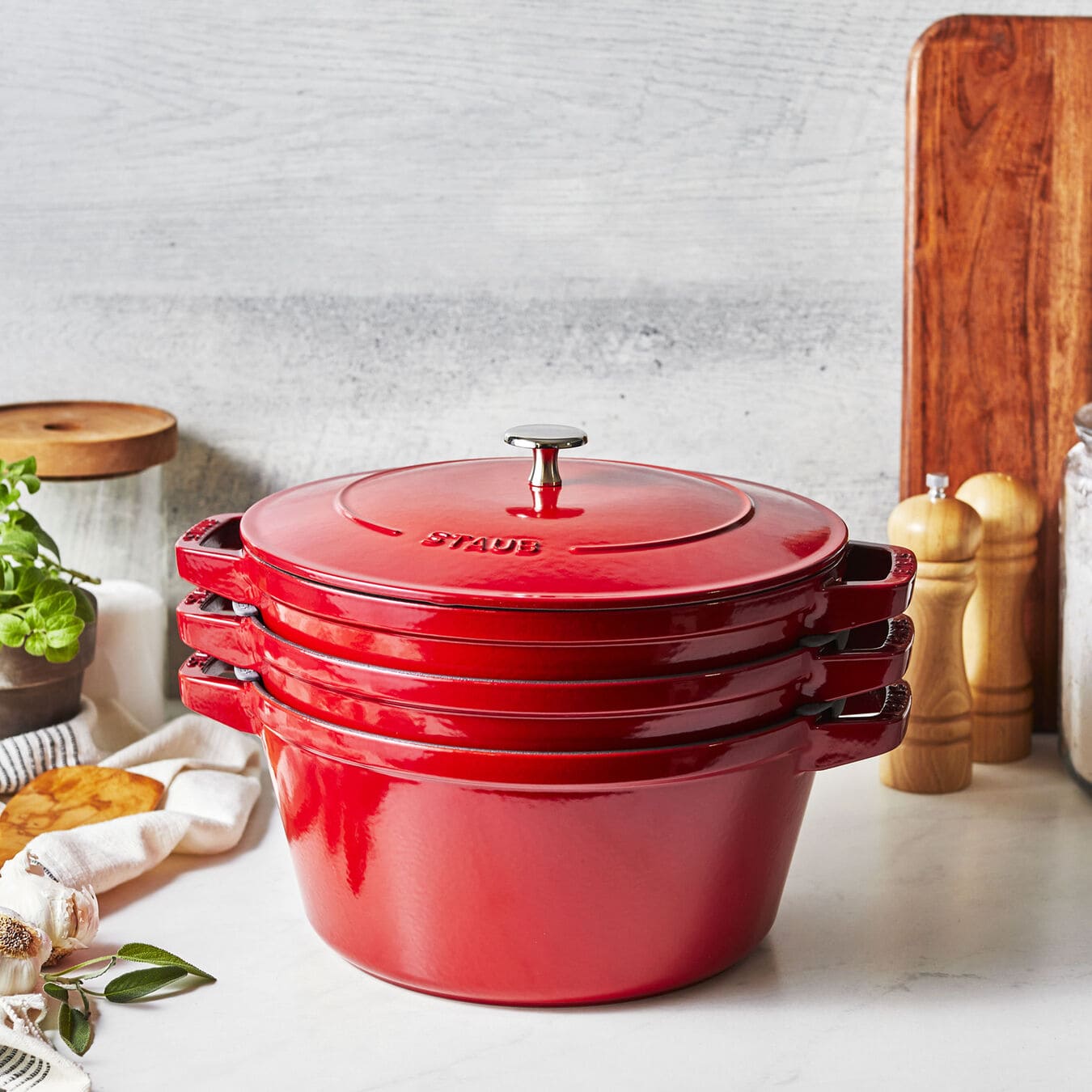 Staub - Bộ nồi gang tròn màu đỏ cherry - 4 món