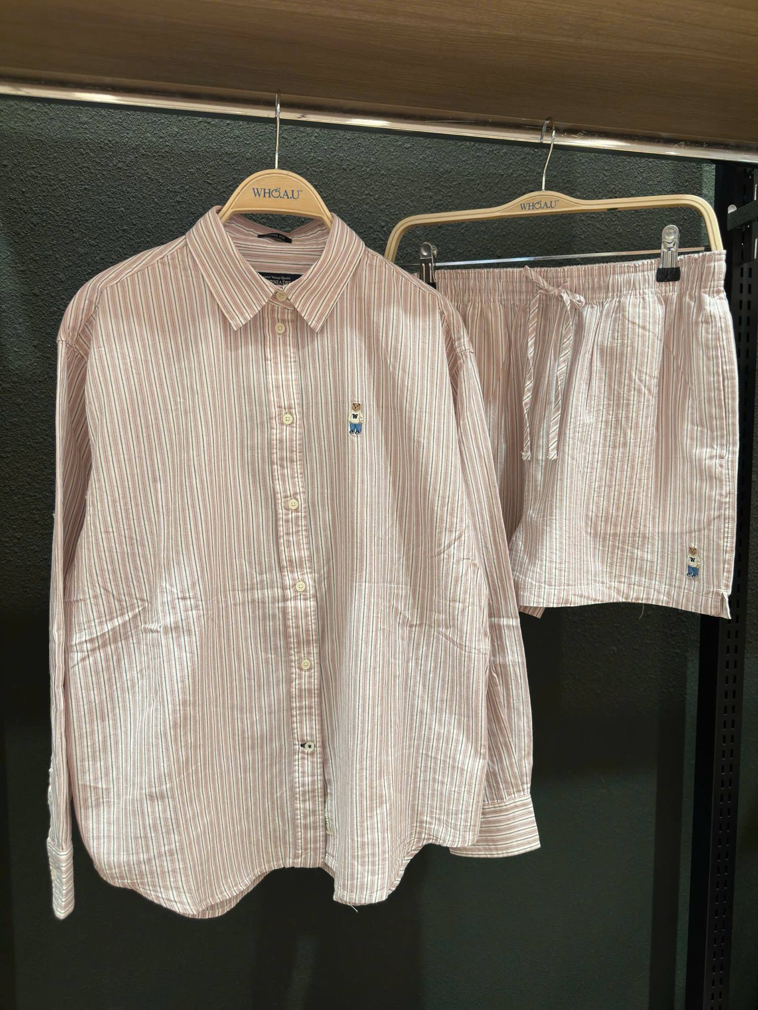 Set Quần Áo Whoau Seve Loose Fit Striped Pink [ WHYSF3731F-00 / WHTHF3701F-00 ]
