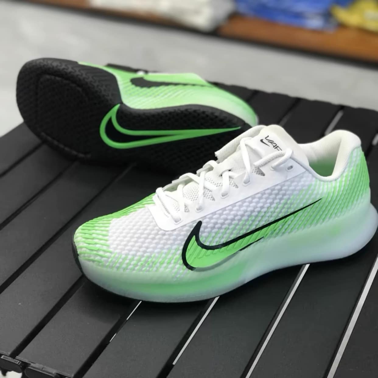 Giày Nike Court Air Zoom Vapor 11 White Poison Green [ DR6966-106 ]