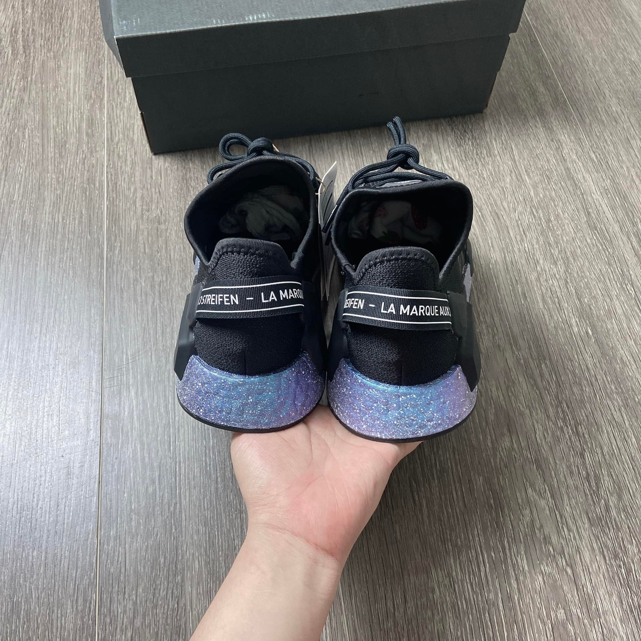 Giày Adidas NMD R1 V2 Black Speckled GX5164