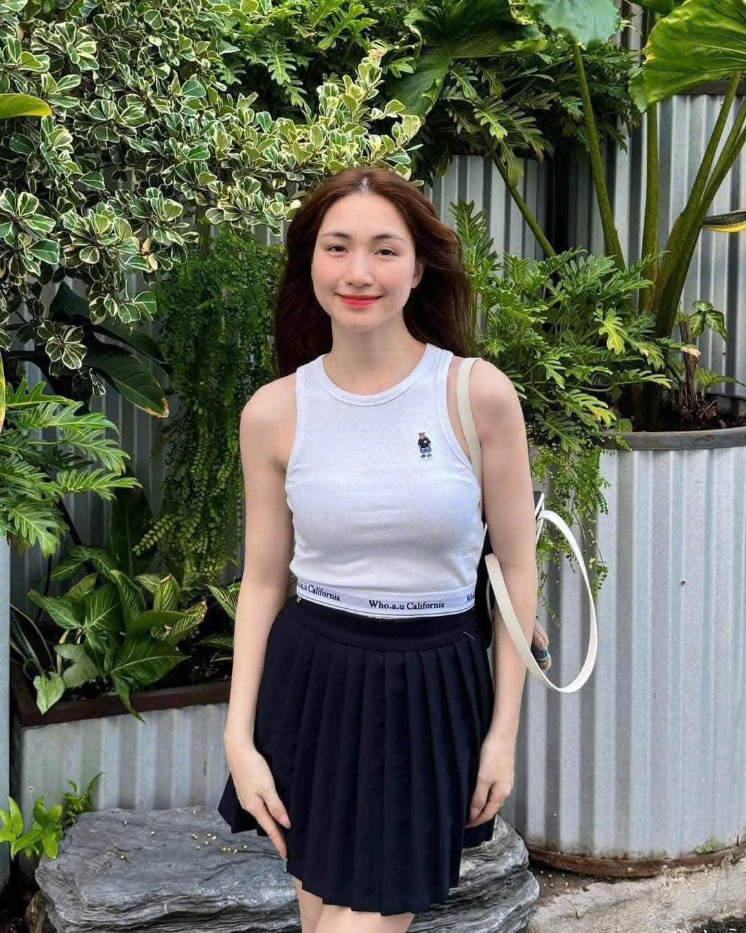 Áo WHO.A.U Steve Ribbed Sleeveless White [ WHRNE3791F-00. ]