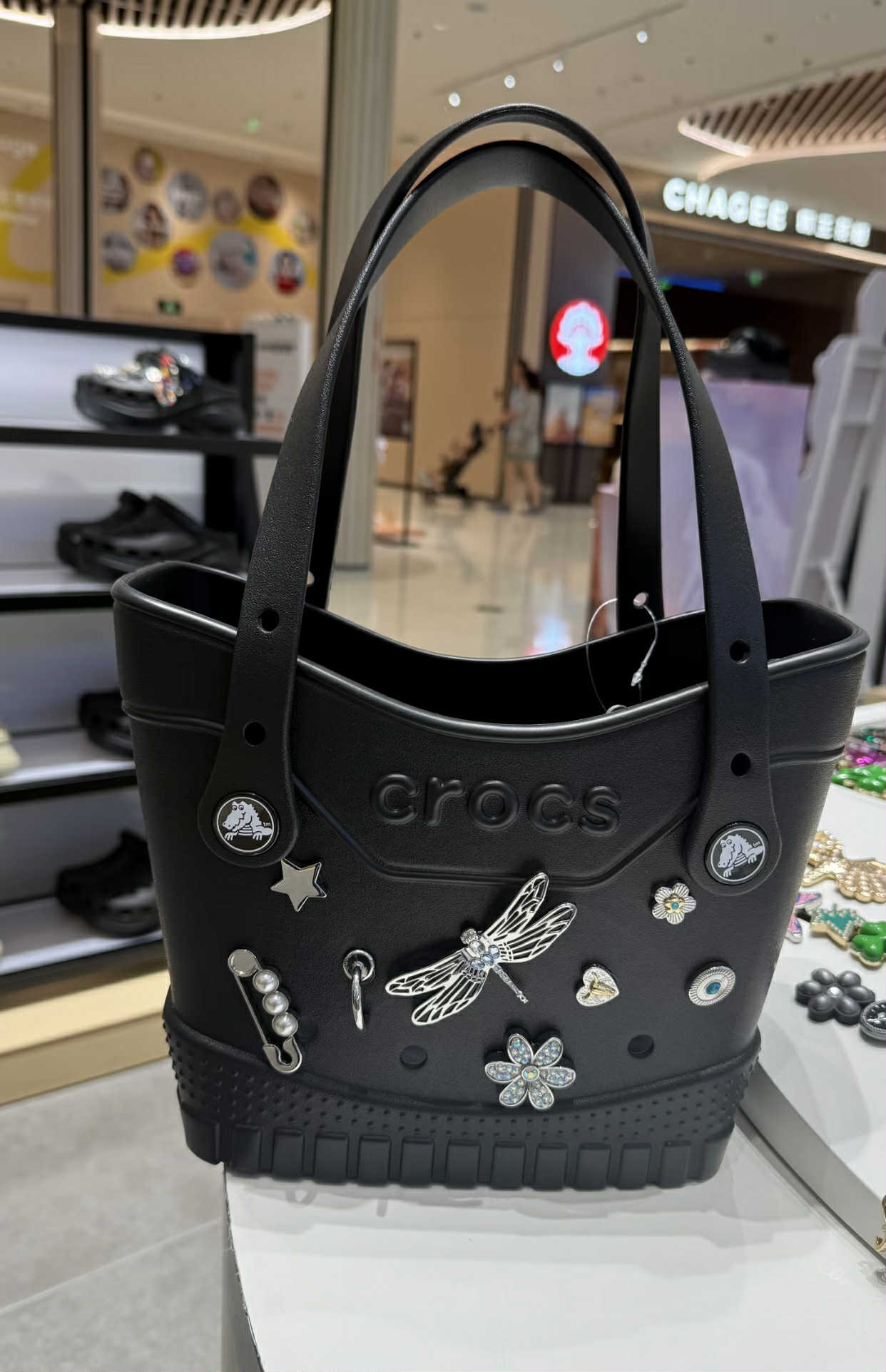 Túi Crocs Classic Small Tote Black ( 211702 )