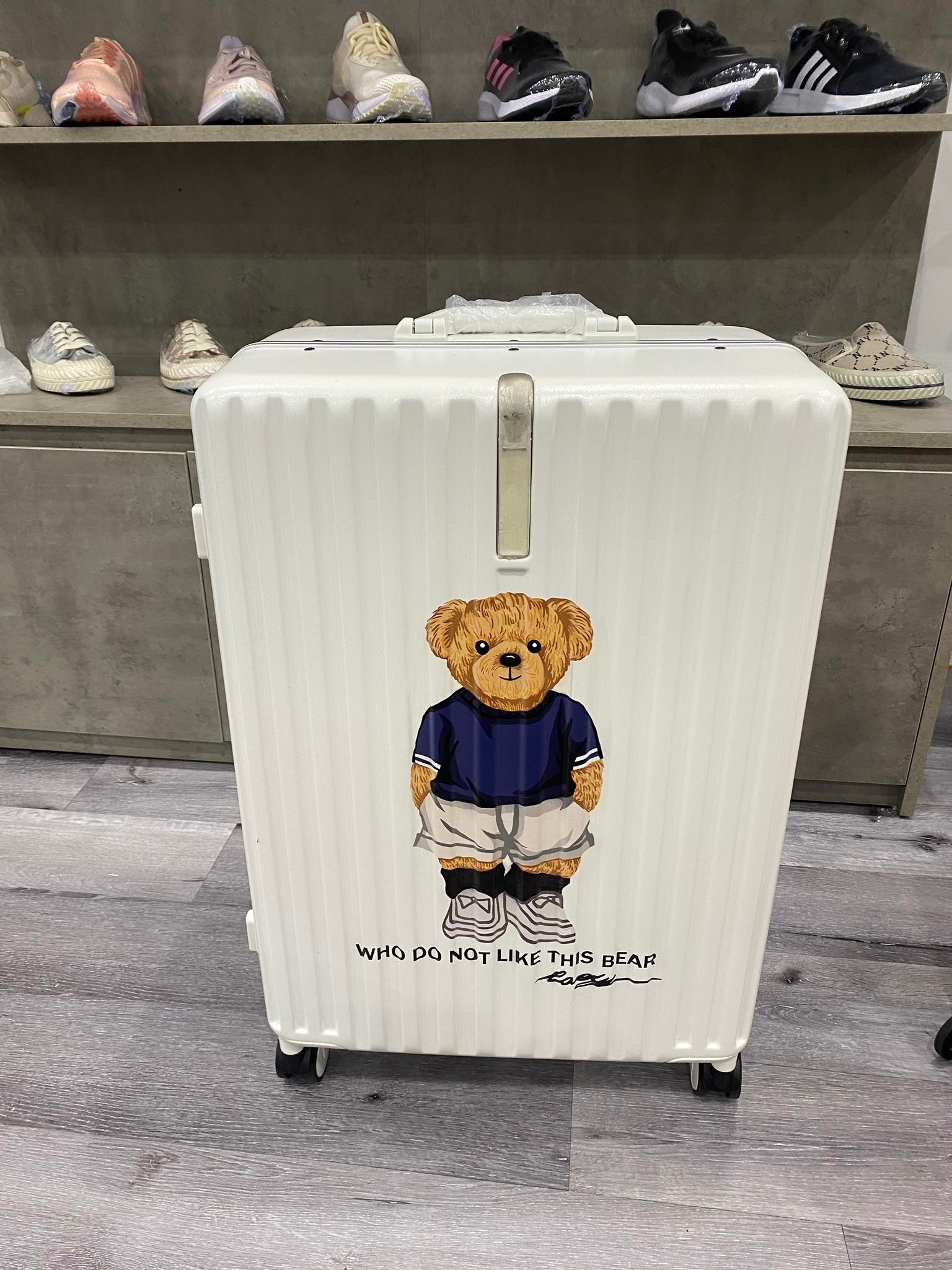 Vali TTWM Bear Trắng Chính Hãng size 24 [ 47x30x71.5 ]