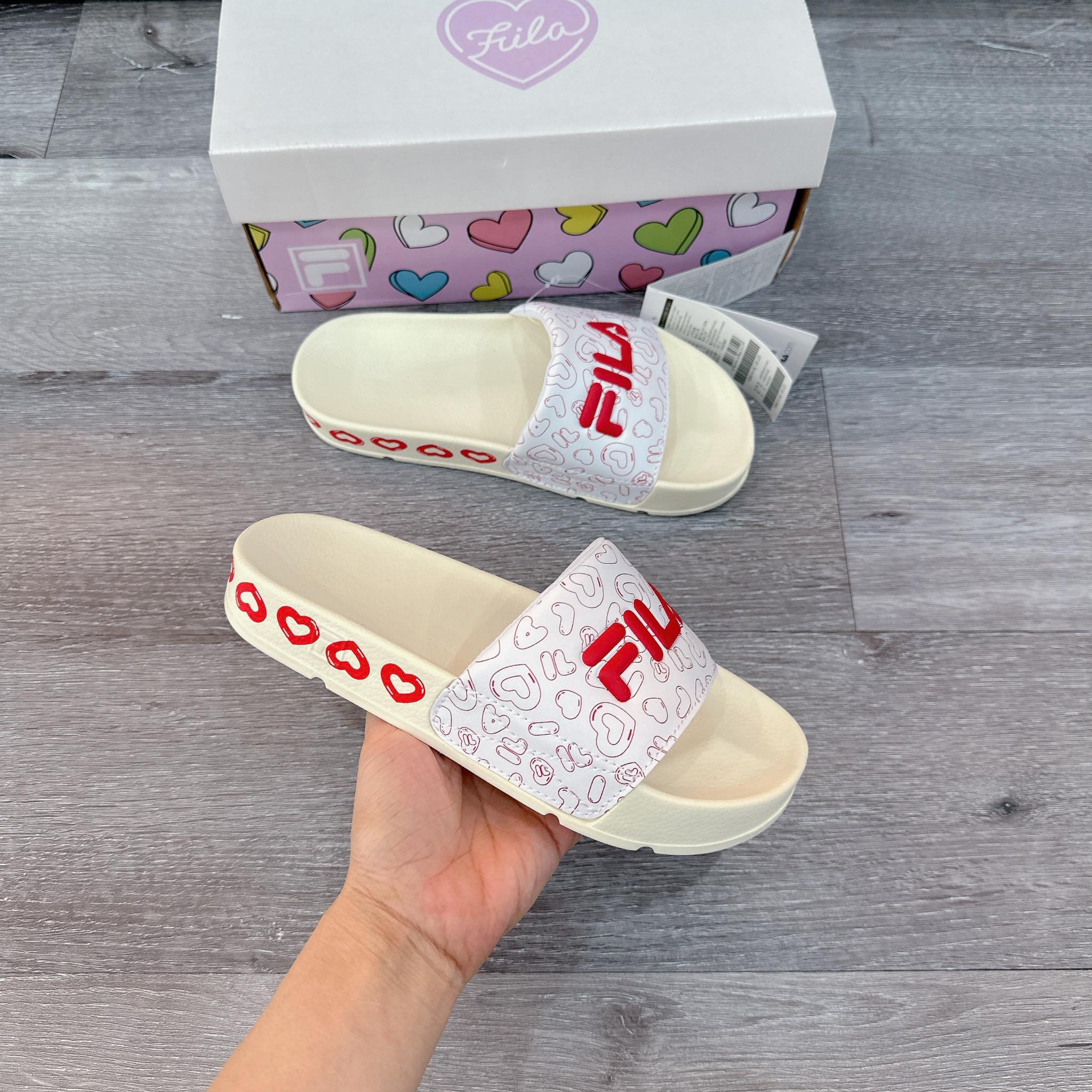 Dép FILA DRIFTER 22 V-DAY Đỏ Đế Trắng [ 1SM01619E 128 ]