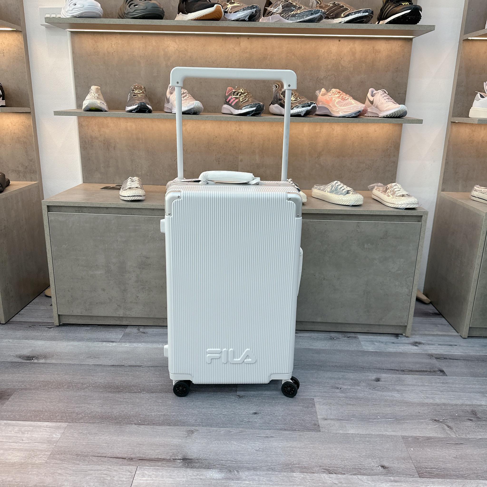 Vali kéo Fila Trắng Chính Hãng Size 26 - [ 43x28.5x69.5 ]