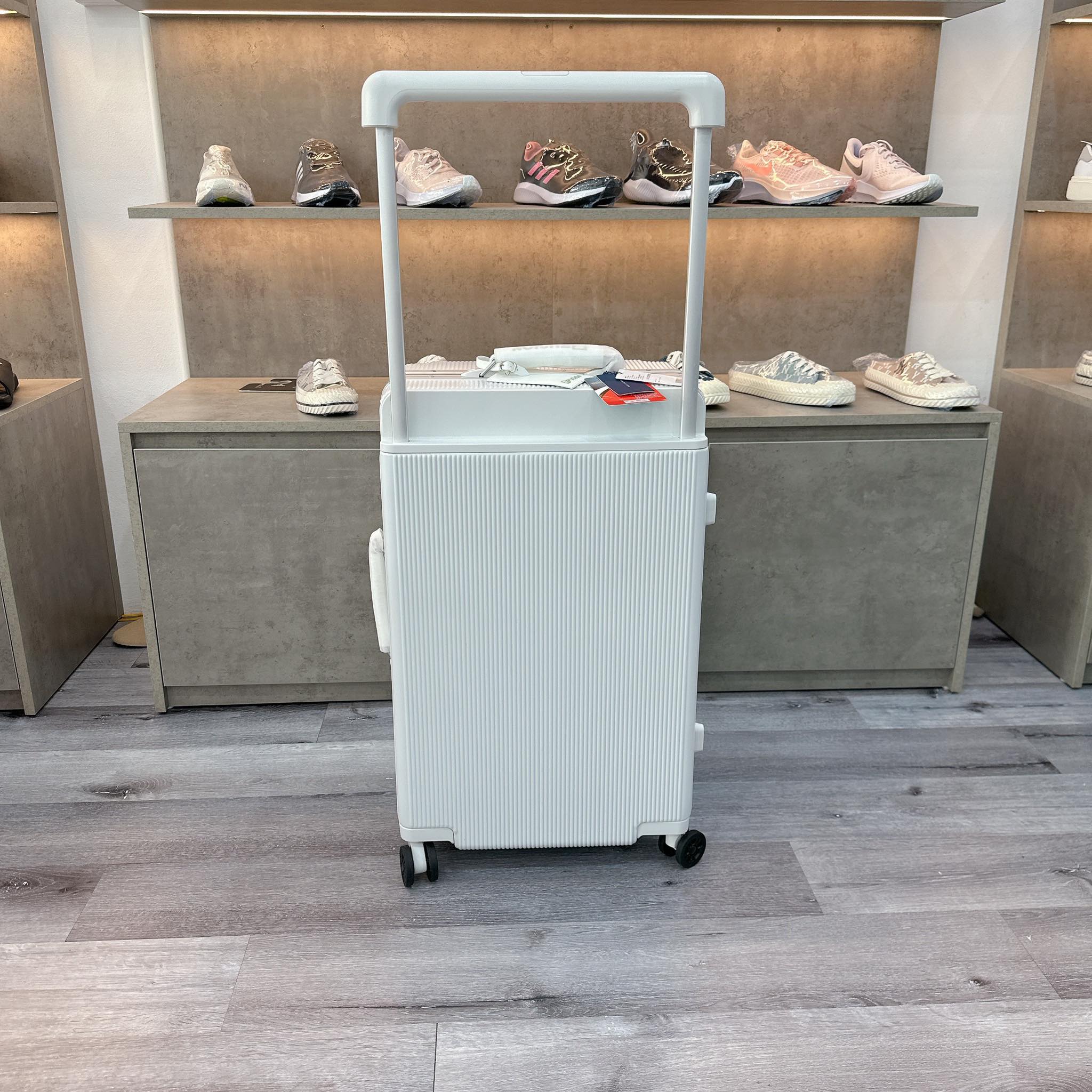 Vali kéo Fila Trắng Chính Hãng Size 26 - [ 43x28.5x69.5 ]