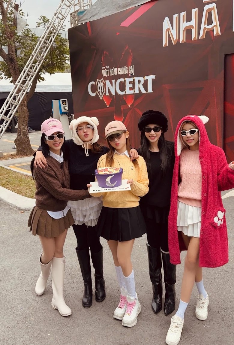 Áo WHOAU Steve Cable R-neck Pull Over Yellow [ WHKAE4901F-01 ]