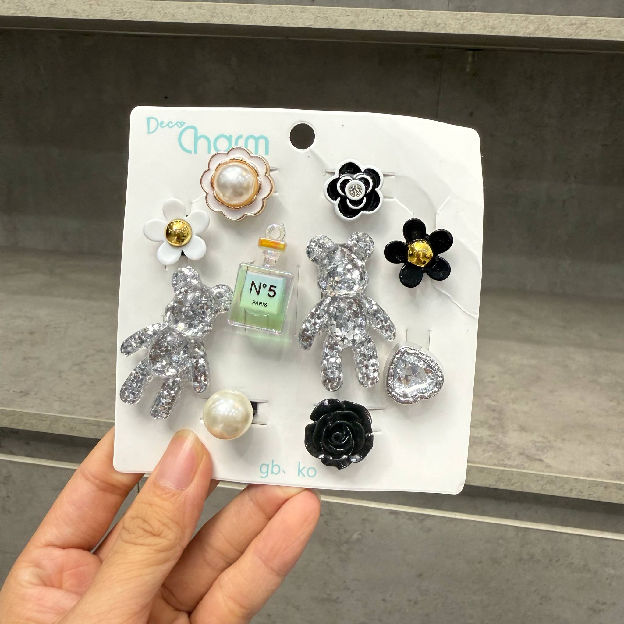 Combo 10 chiếc Jibbitz Crocs, Sticker Gắn Dép, Charm Bearbrick