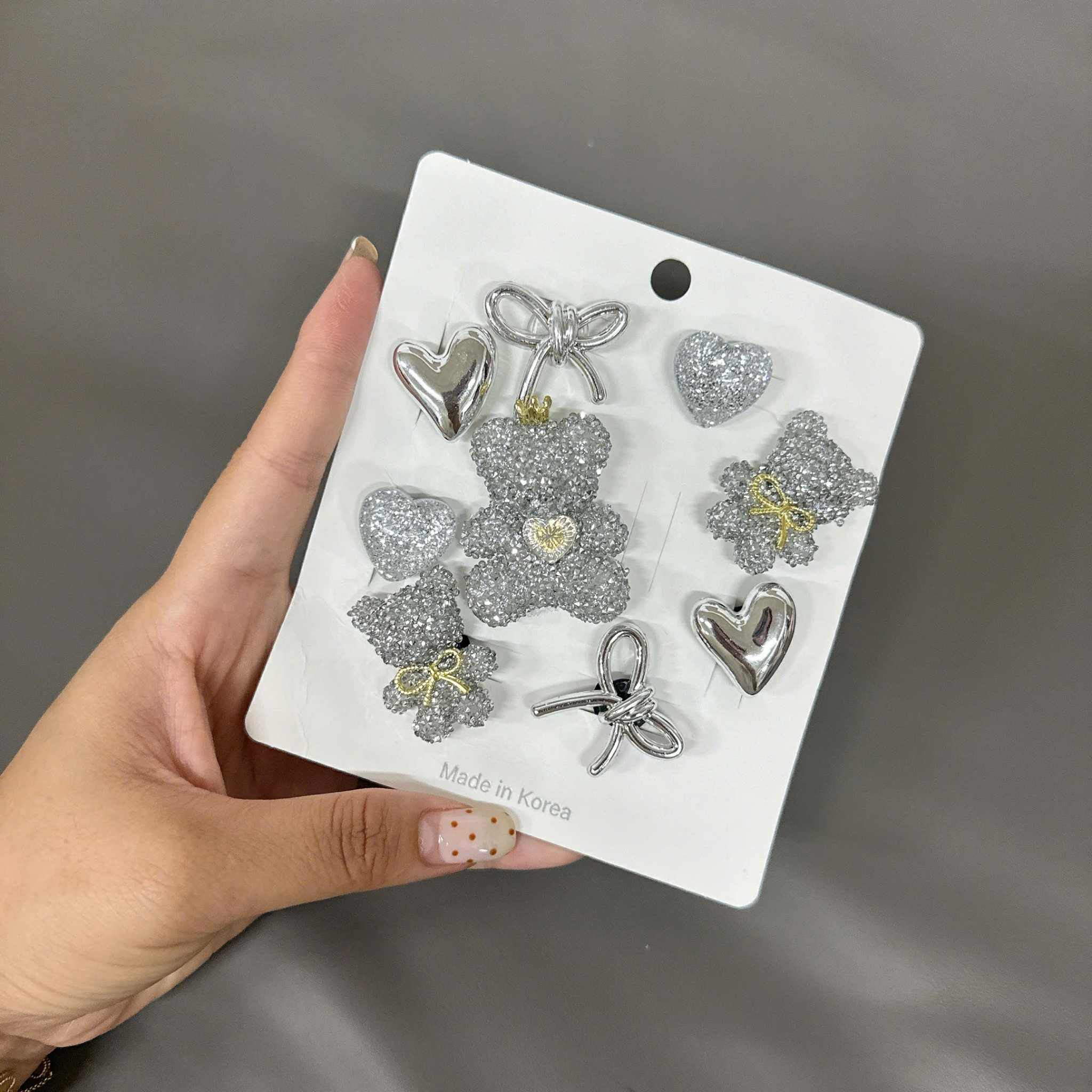 Combo 10 chiếc Jibbitz Crocs, Sticker Gắn Dép, Charm Bearbrick