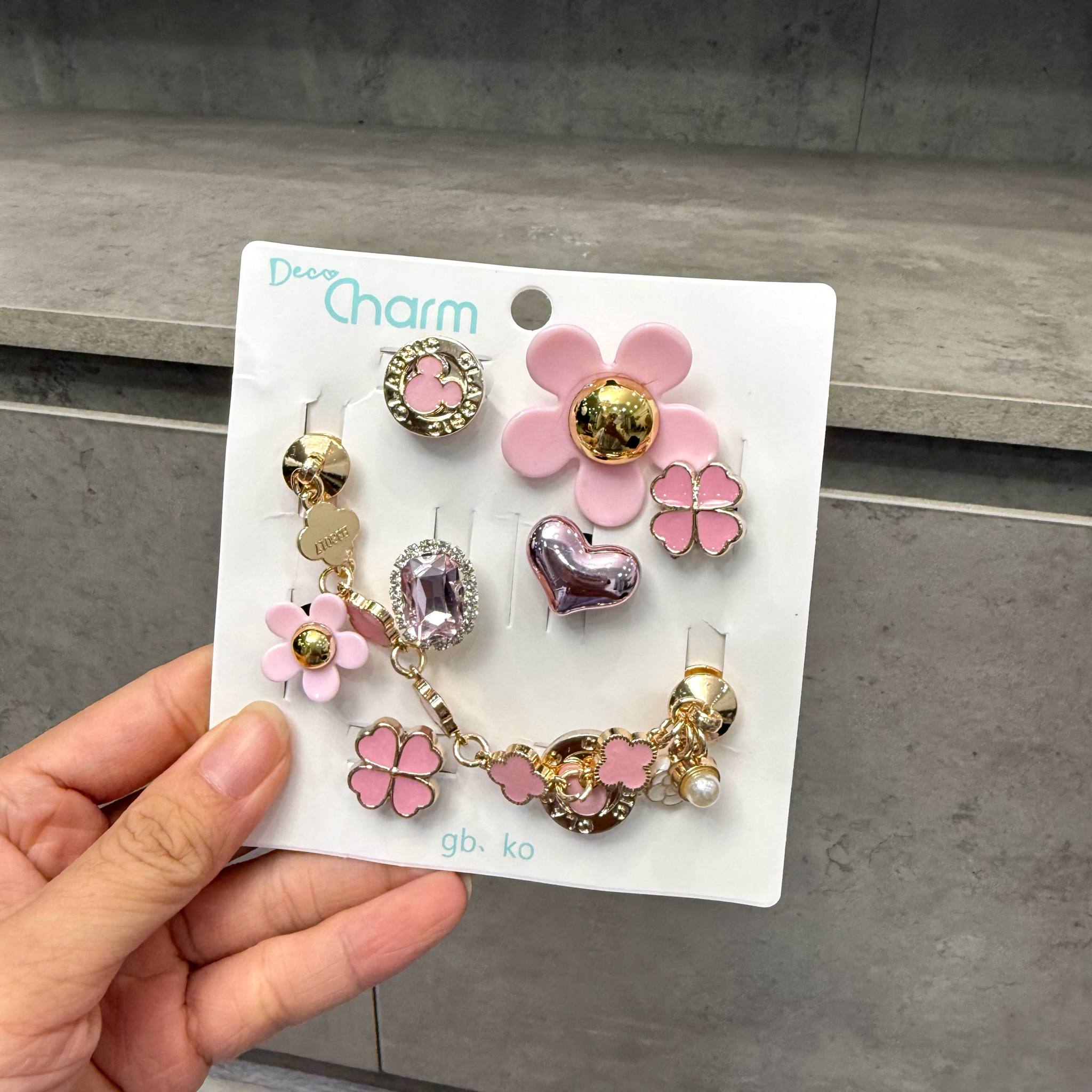 Combo 10 chiếc Jibbitz Crocs, Sticker Gắn Dép, Charm Bearbrick