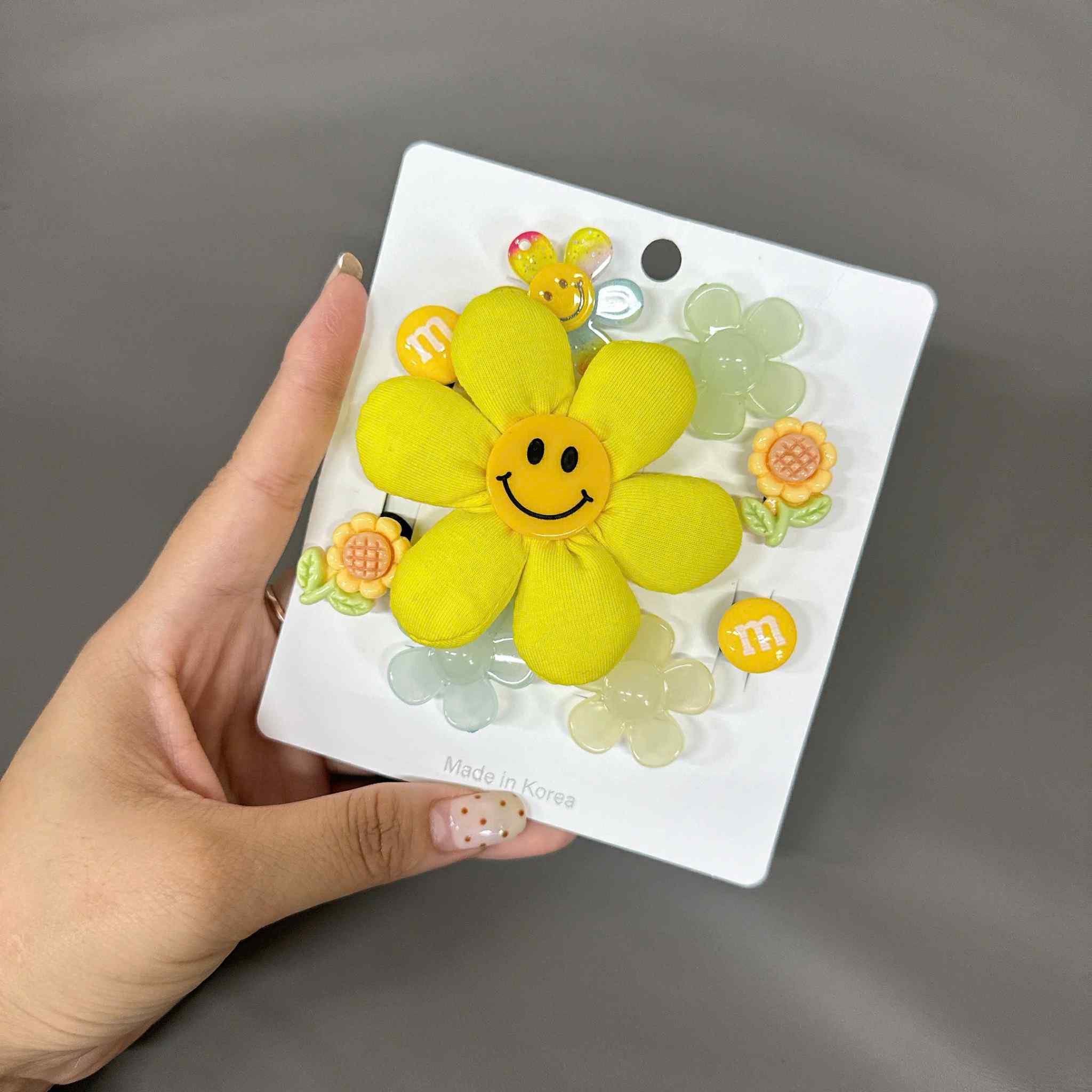 Combo 10 chiếc Jibbitz Crocs, Sticker Gắn Dép, Charm Bearbrick