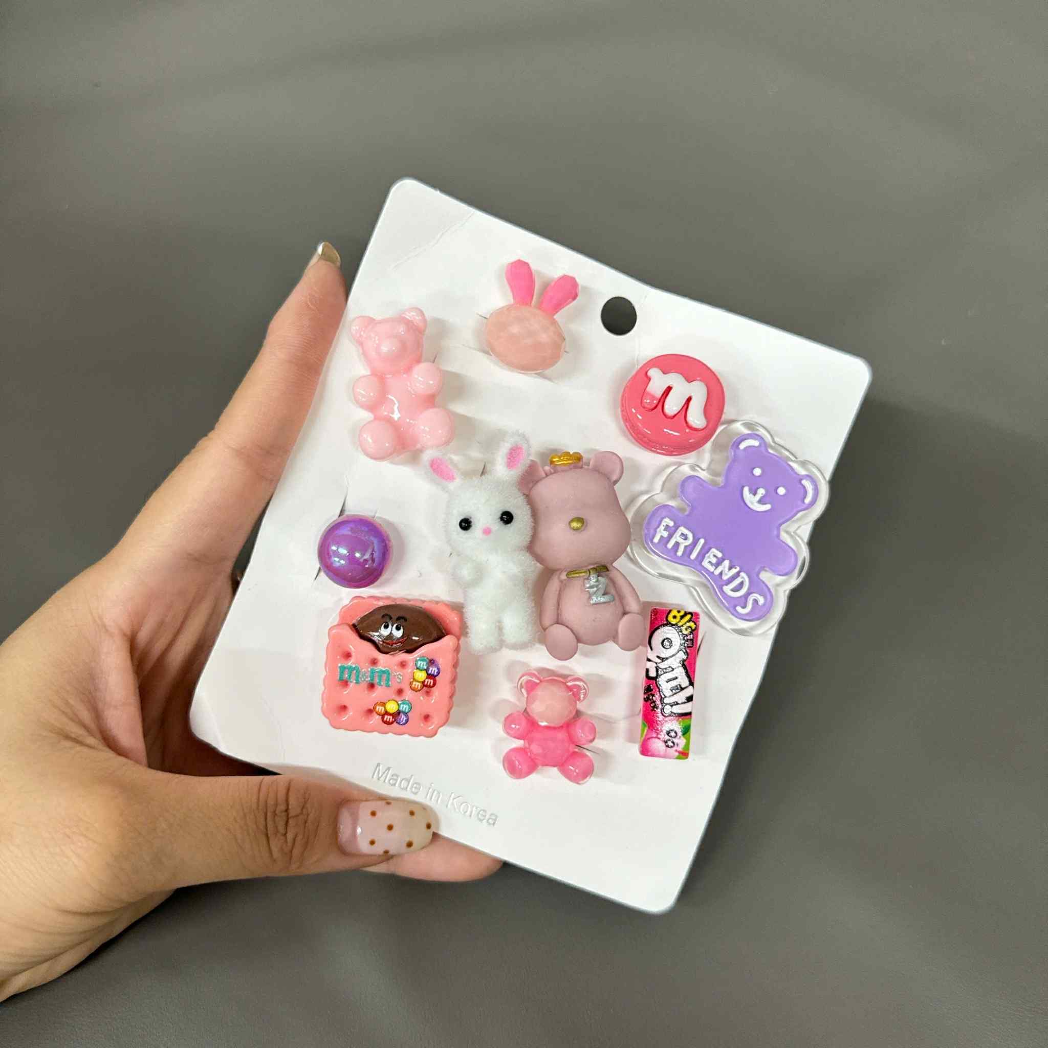 Combo 10 chiếc Jibbitz Crocs, Sticker Gắn Dép, Charm Bearbrick